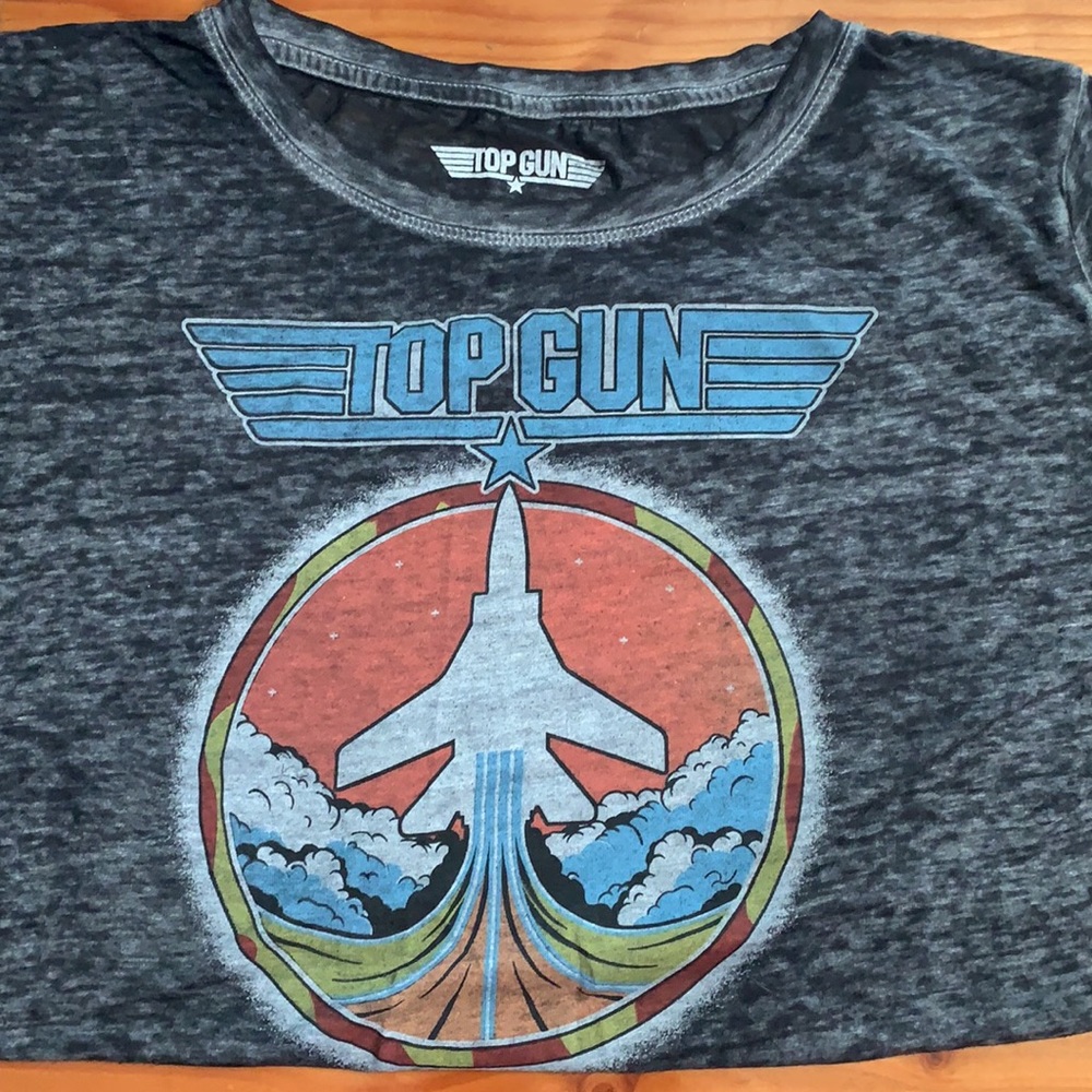 Maurices size 2 Top Gun top